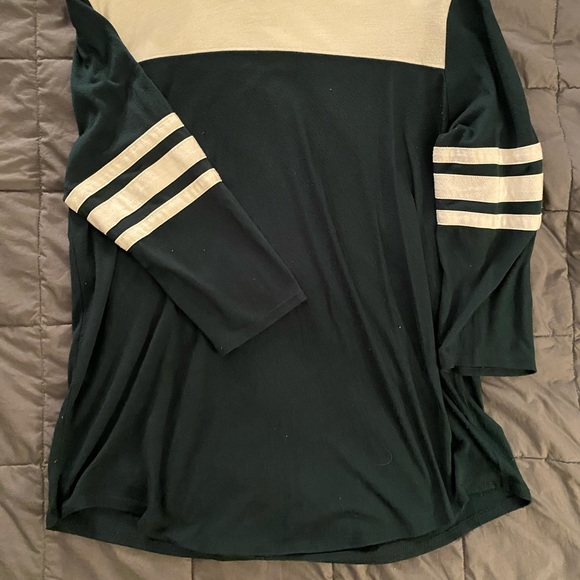 Green baseball style tee - Picture 2 of 3